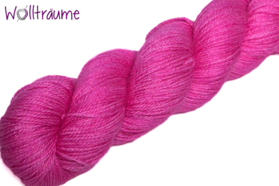 Grace Fine, magenta, handgefärbte Lacewolle von wollträume